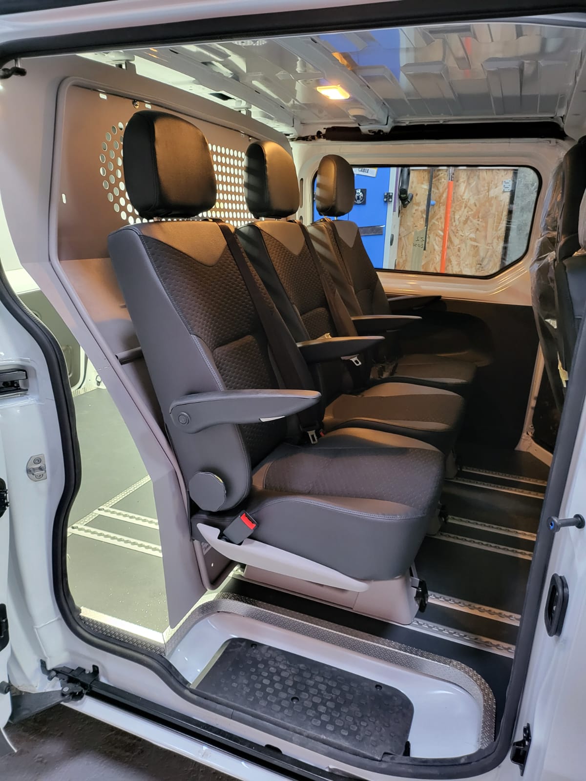 Cabine approfondie Aménagement véhicules utilitaires